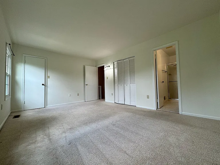 7470 Westlake Ter #14 — Photo 37