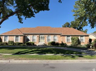 5882 S Meadow Crest Dr, Murray, UT 84107