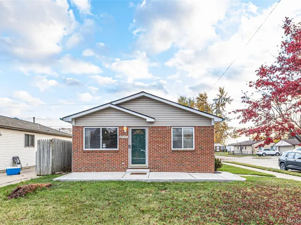 20100 E Forteen Mile Rd, Roseville, MI 48066