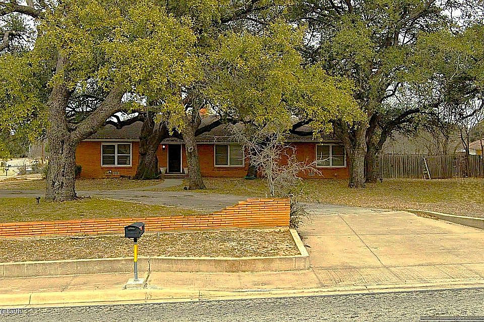 3200 Austin Ave