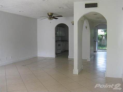2nd image of 3920 Woodside Dr APT 7