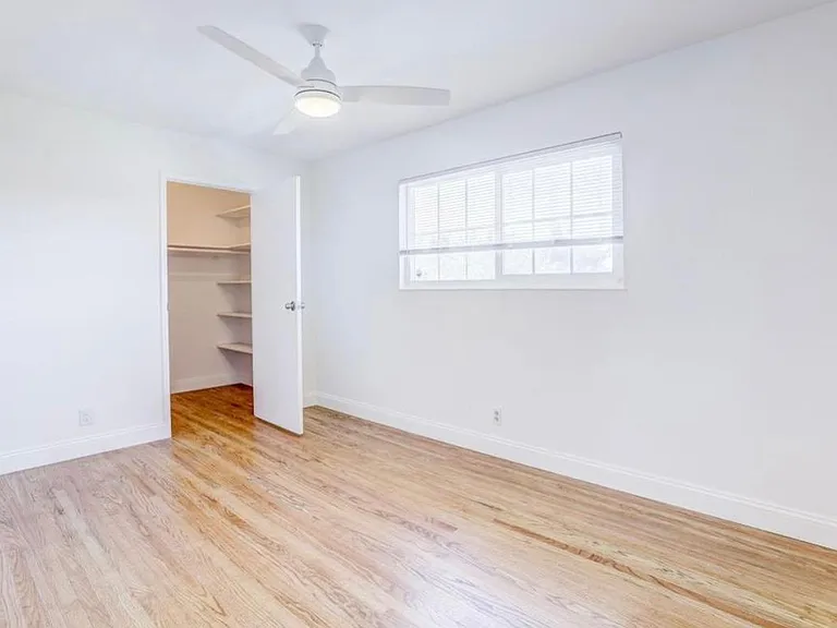 1350 Sumac Cir — Photo 11