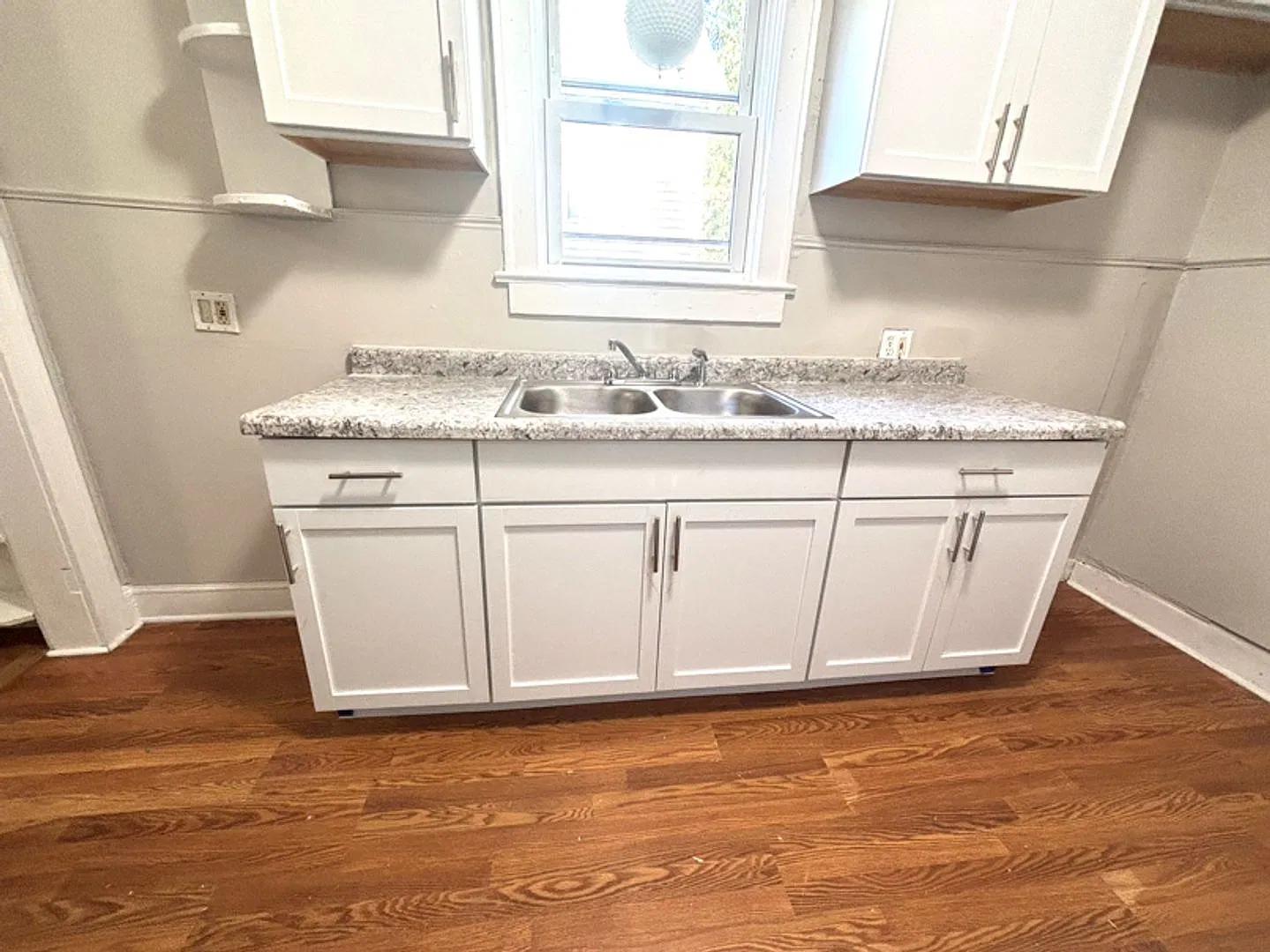 Single-Family 3-Bedroom Home at 875 E Crosier St — Photo 3