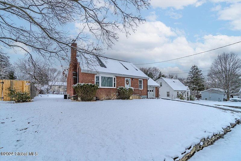3rd image of 40 Kendale Avenue