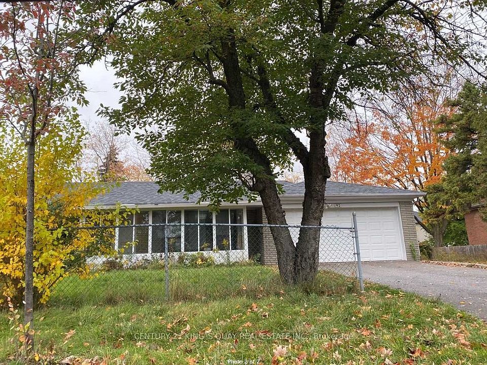 2nd image of 92 Fairglen Ave