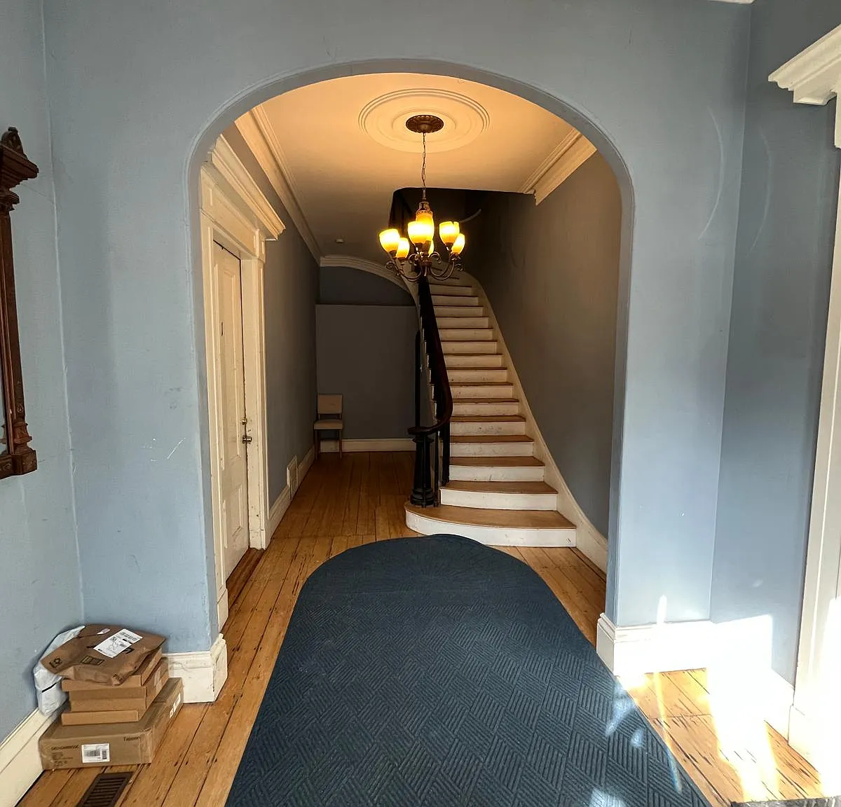 4 bed, 2.0 bath, $5,400 — Photo 1