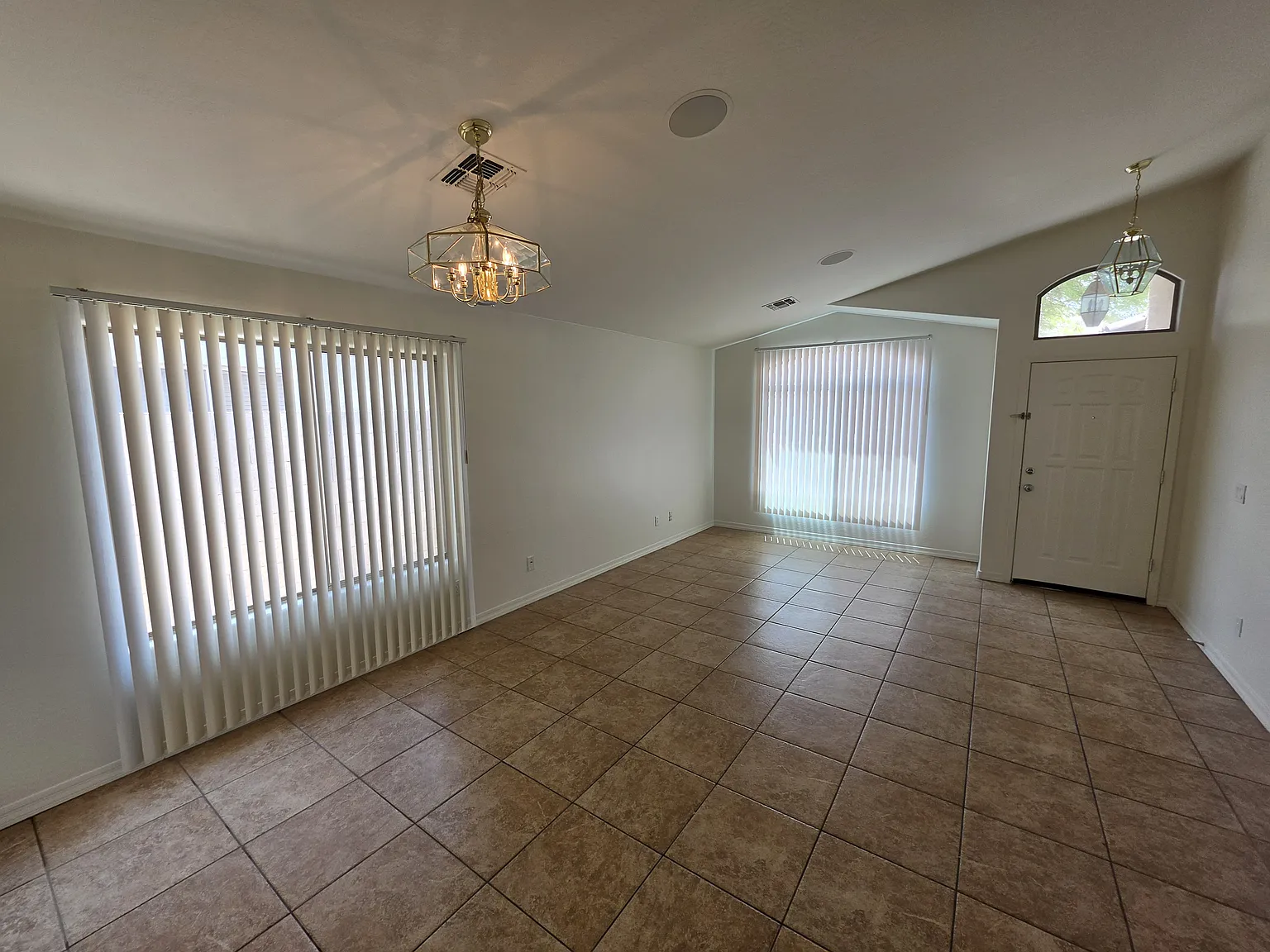 4 bed, 1770 sqft, $1,950 — Photo 2