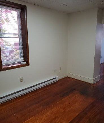 4th image of 415 S Potomac St APT 2