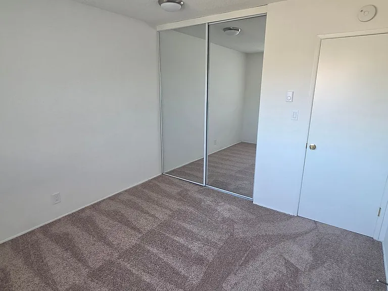 815GL — Photo 7