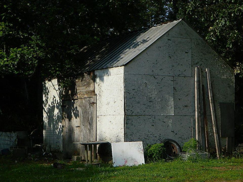 2nd image of 841 Saddle Club Rd