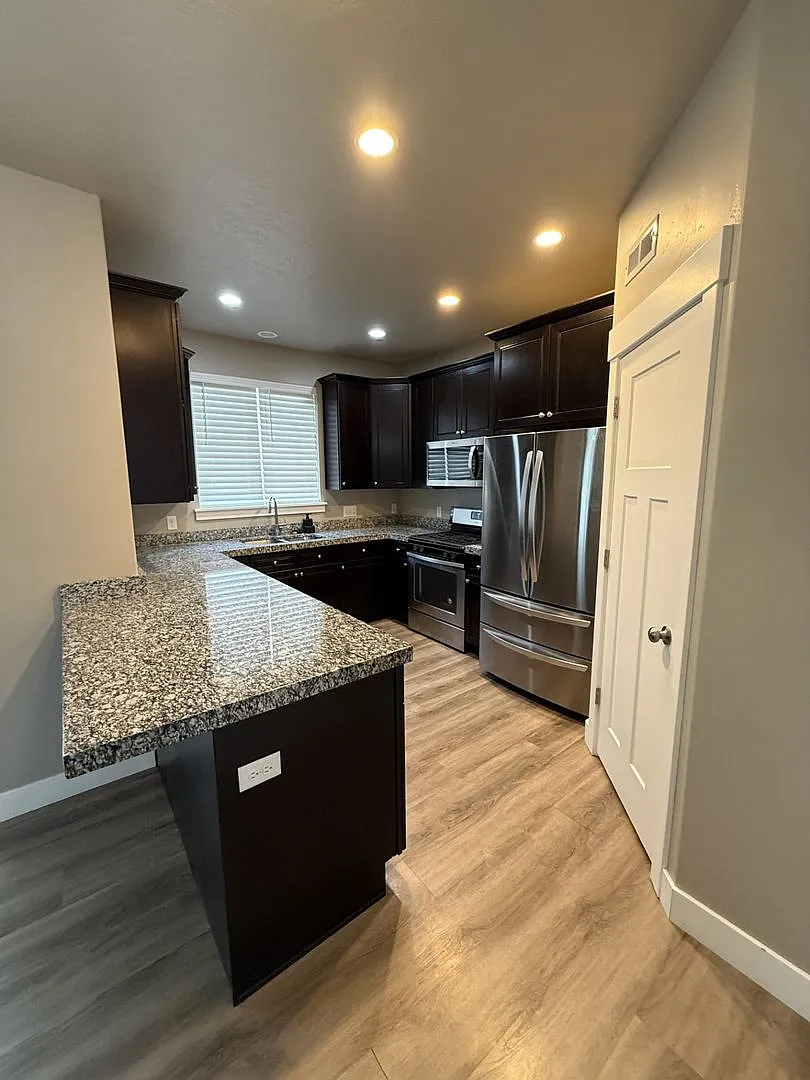 A Must See Beautiful, Modern Style, Quiet Community, Spacious 3-Bedroom Spanish Fork Townhome Gra... — Photo 3