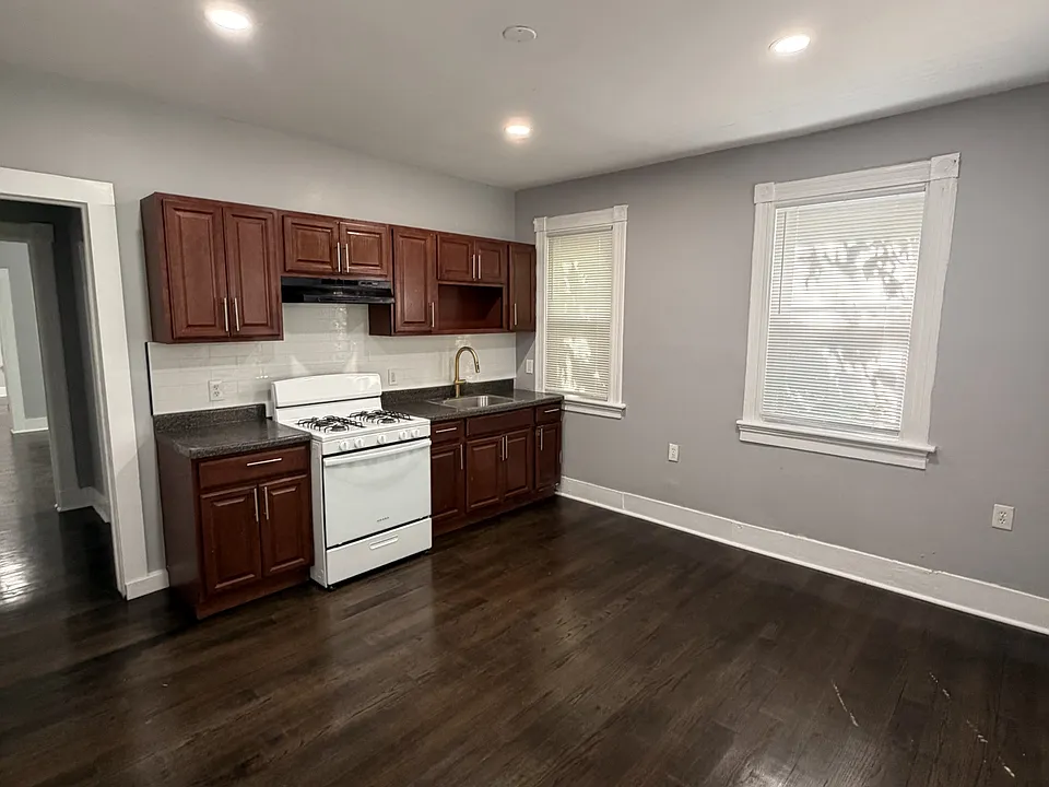 414 Winthrop Ave #2