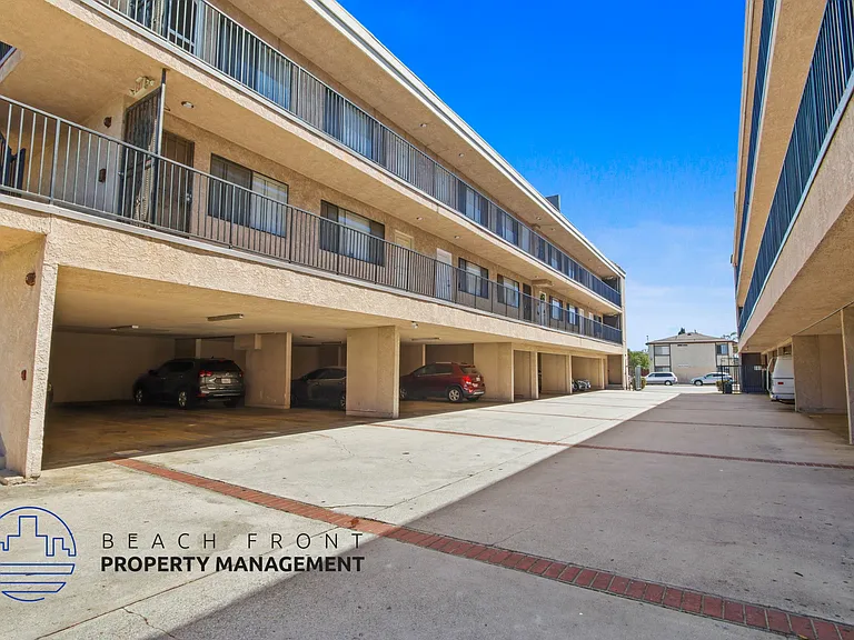 1557 W Carson St — Photo 15