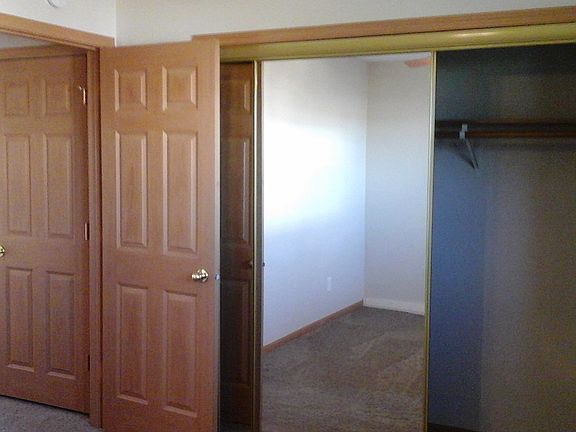 4th image of 204 E 10th St #1