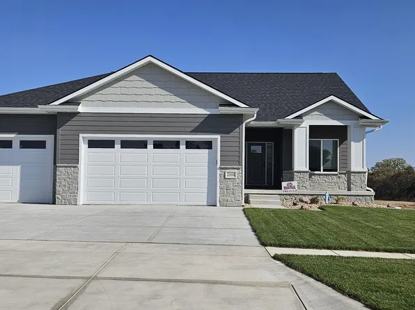 2004 N Linden St, Wahoo, NE 68066