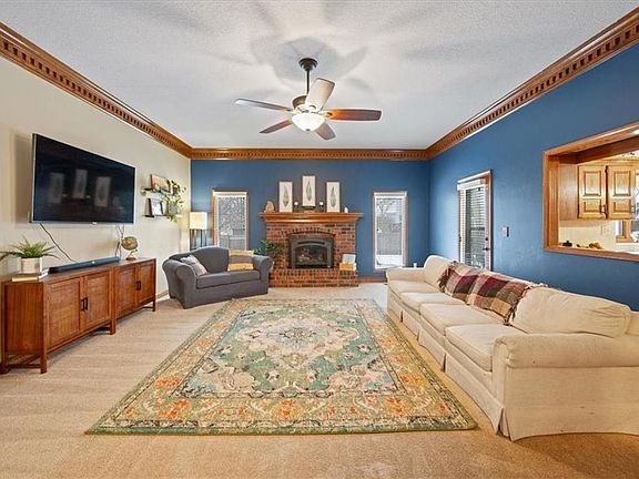 4th image of 1023 SE Bordner Dr