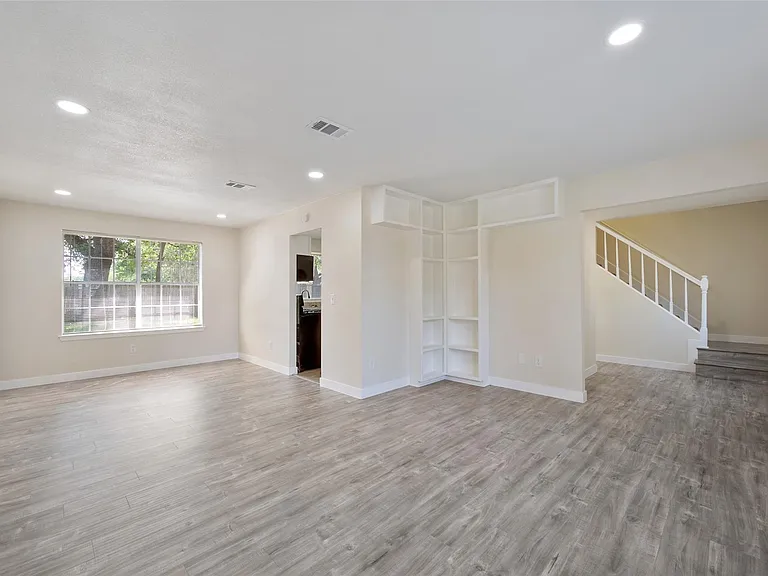 5410 Forest Trails Dr — Photo 6
