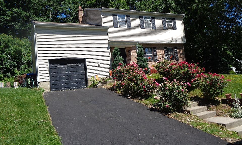 2nd image of 3 Roberts Cir