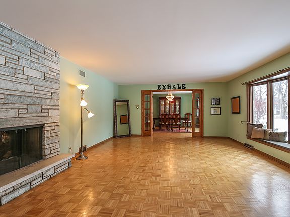 4th image of 2150 Linden Ln