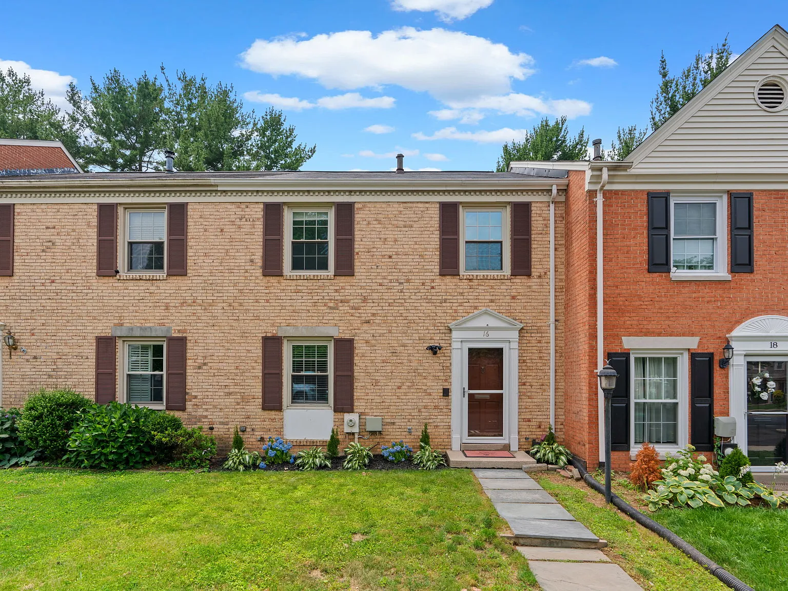 4 bed, 1408 sqft, $3,300 — Photo 1