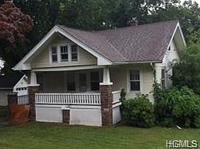 1st image of 11 Oakwood Rd