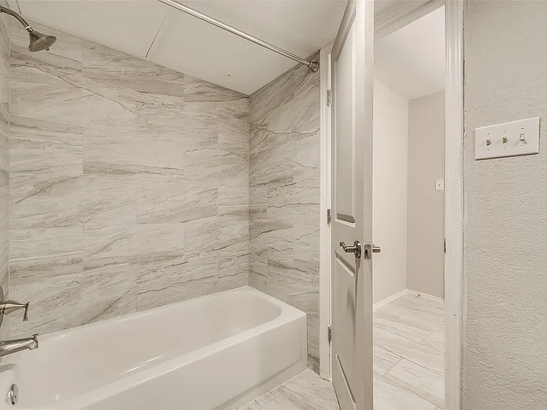 18240 Midway Rd #302 — Photo 26