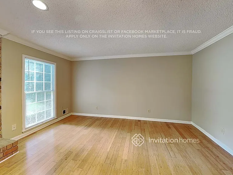 6297 Queens Ct — Photo 8