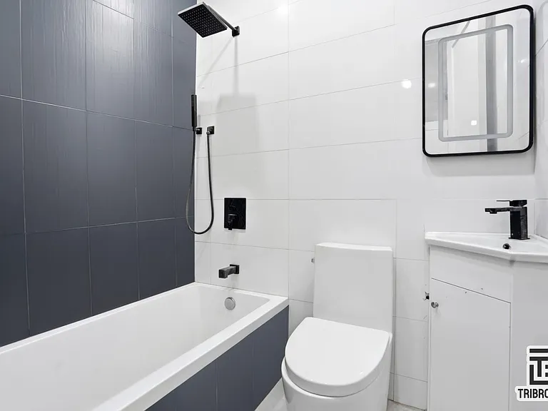 33 Covert St #2B — Photo 7