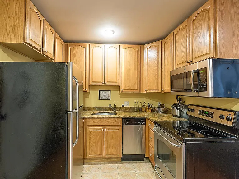 497 Beacon St #5A — Photo 4