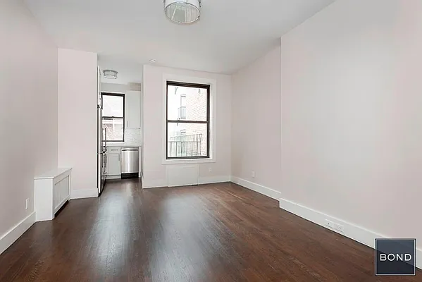 Rented by Bond New York | media 19