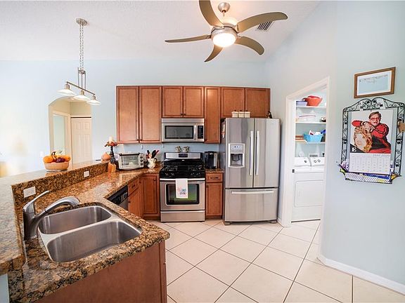 5th image of 1235 S Lakes Way SW
