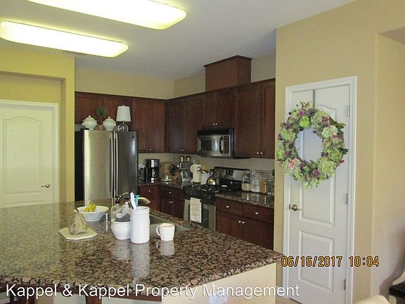 2nd image of 1161 Villaggio Cir