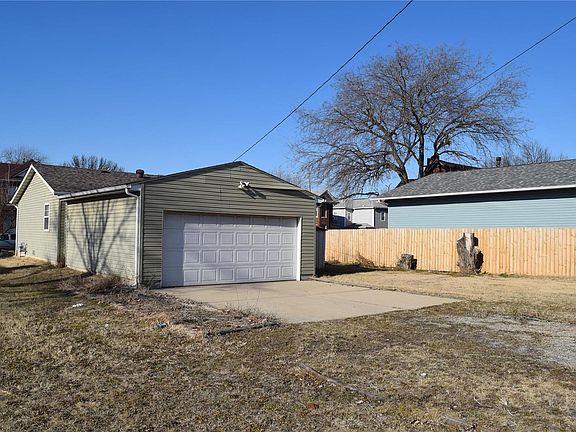 3rd image of 2120 Delmar Ave