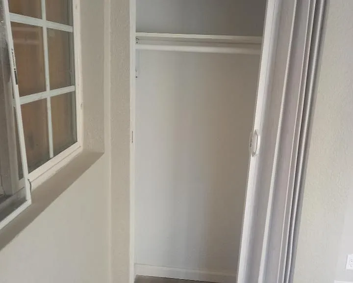 1342 Oak St #2 — Photo 9