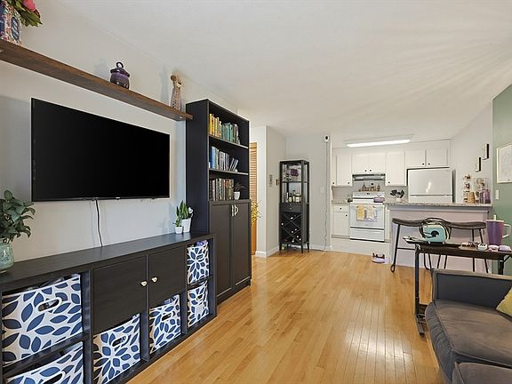 4th image of 79 Fountain Ln APT 16