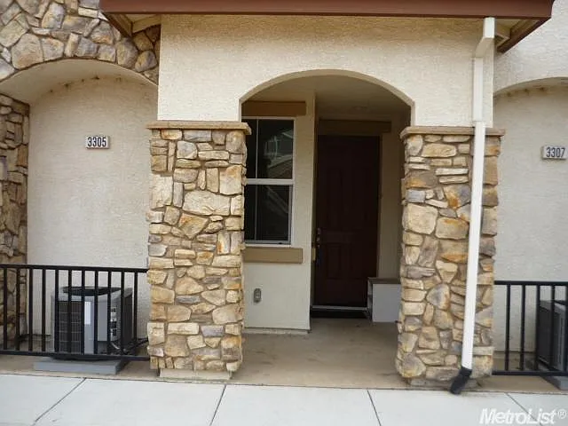 3305 Leiper Loop photo 1