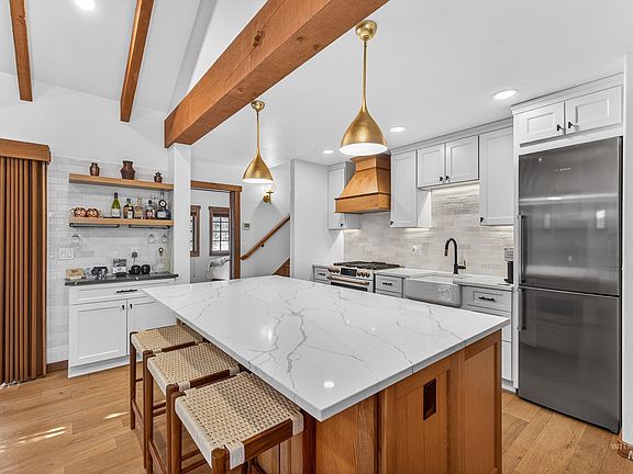 2nd image of 21 Rock Creek Ct
