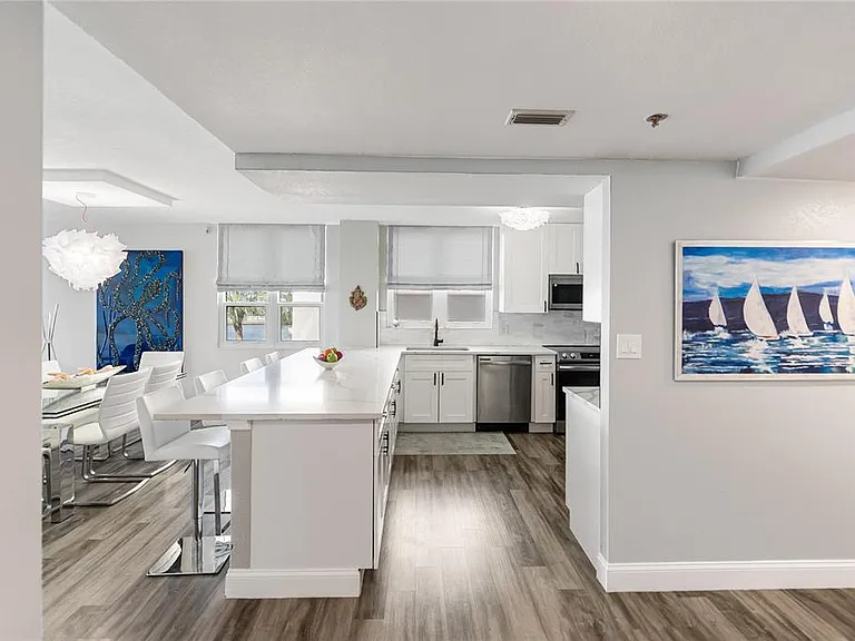 97 Sunset Dr #201 — Photo 4