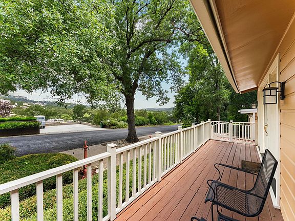 5th image of 2205 Scenic Dr