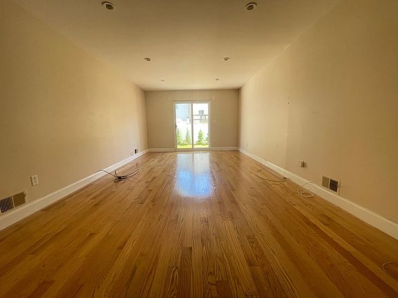 4th image of 57 Sandalwood Dr Floor 2