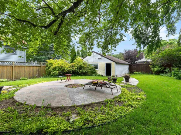 10612 127th St NW, Edmonton, AB T5N 1W1