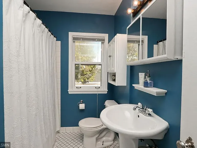 1119 Van Buren Ave — Photo 8