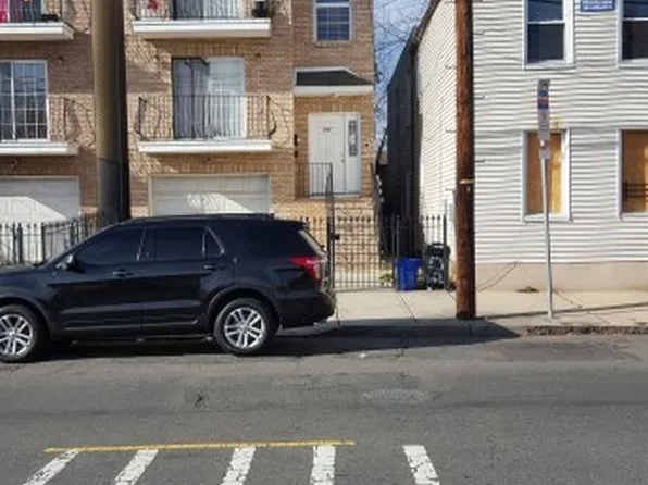 533 S 10th St, Newark, NJ 07103