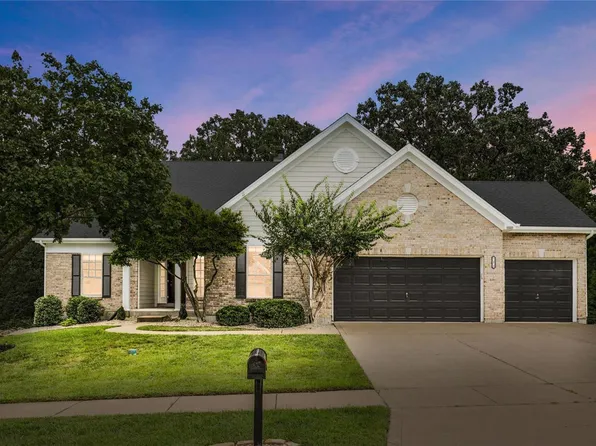 712 Summer Oak Dr, Ballwin, MO 63021