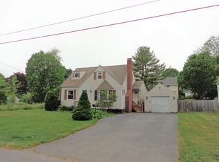 128 Edwards St, Portland, ME 04102