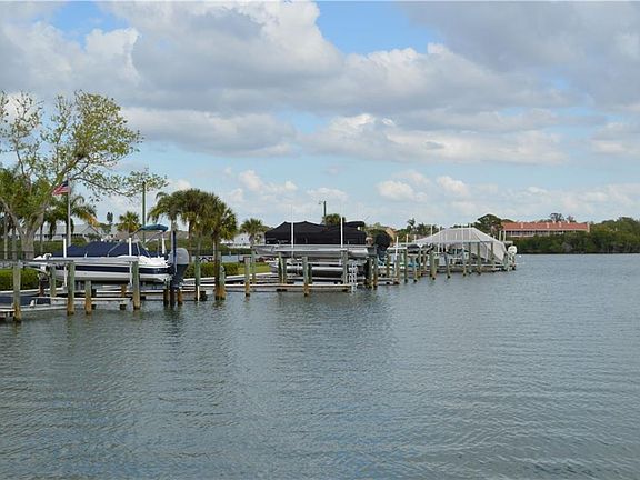 4th image of 19651 Gulf Blvd APT A5