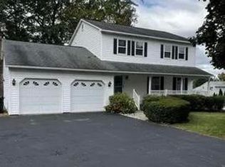 43 Huntington Dr, Schenectady, NY 12309