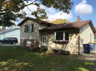 1225 Palmer Ct NE, Grand Rapids, MI 49505