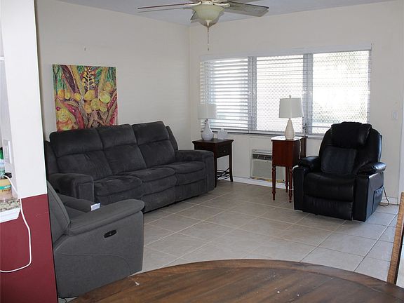 2nd image of 900 SW 11th Avenue #5C