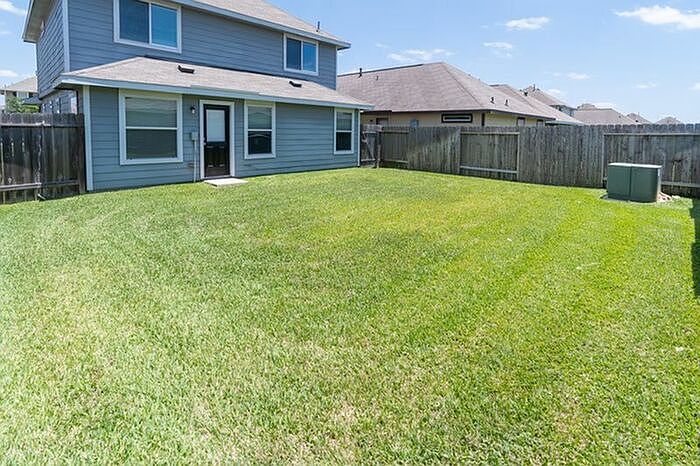 2nd image of 5455 Plantation Forest Dr